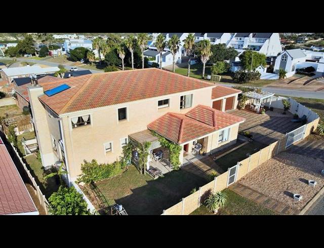 4 BEDROOM HOUSE FOR SALE IN STILBAAI-WES